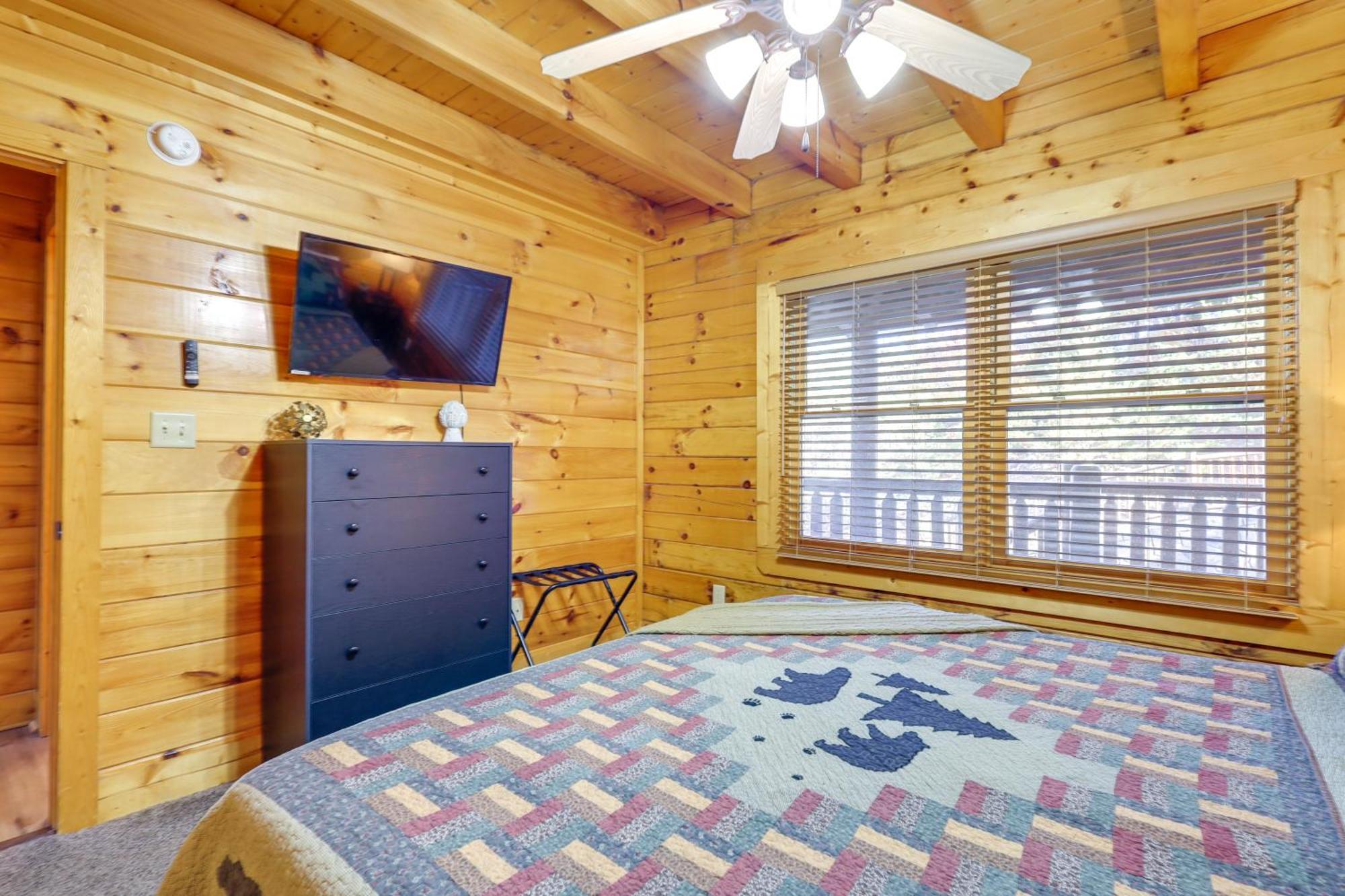 Pigeon Forge Cabin Rental With Decks And Hot Tub! Exterior photo